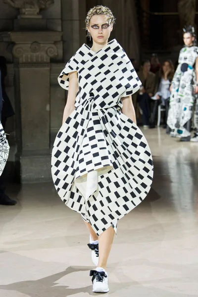 Look 43